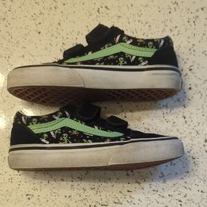 Kids Black & Green Alien Skate Sneakers - Velcro Closure